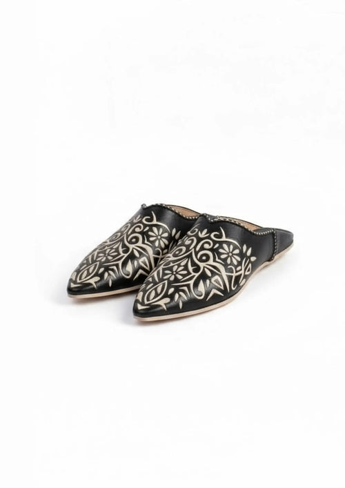 Handmade Moroccan Leather Babouche – Traditional Slippers with Classic Pointed Design