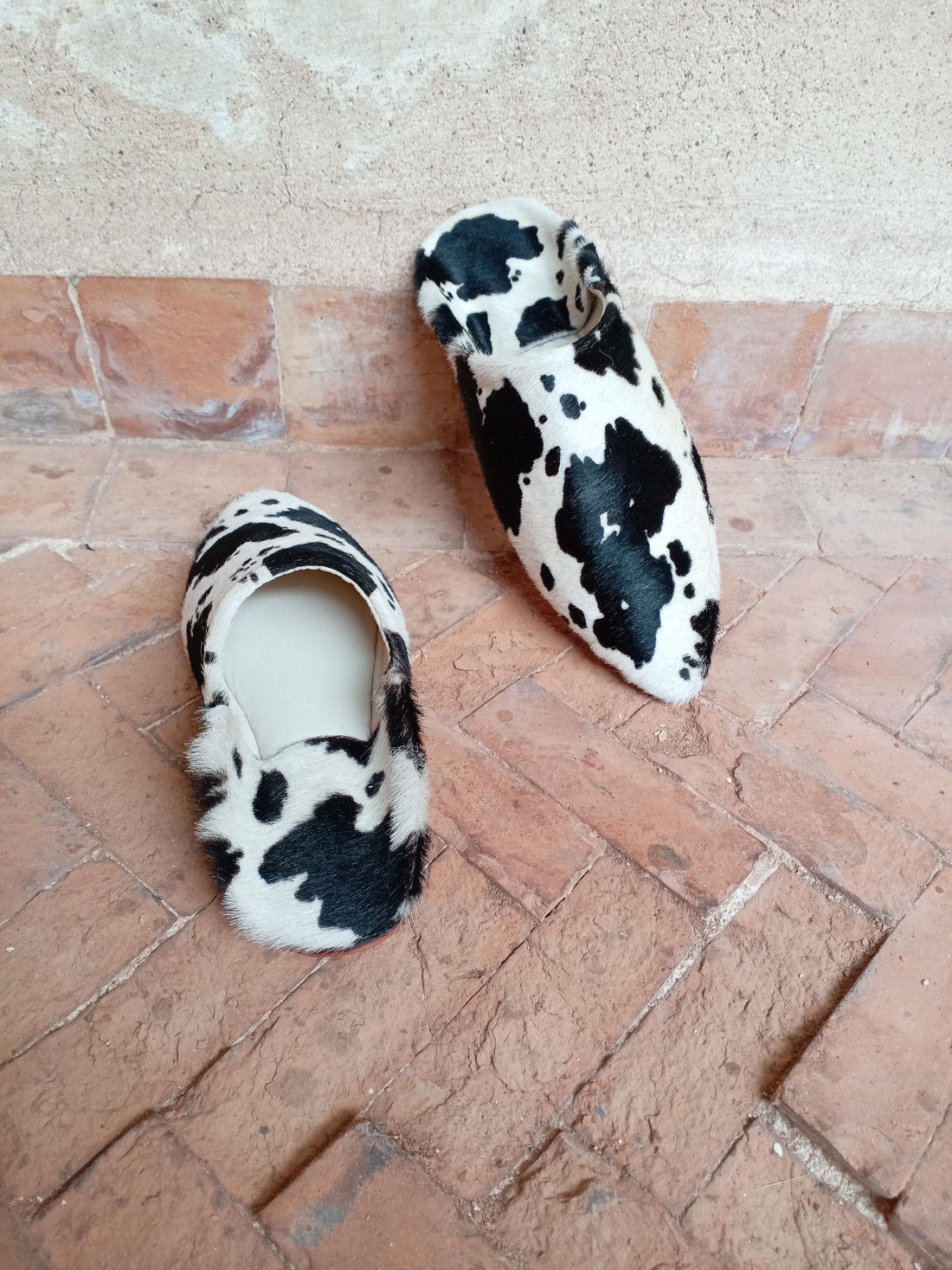 Men's slippers / Women's slippers / Cowhide leather slippers / Entirely hand-stitched / 100% natural leather